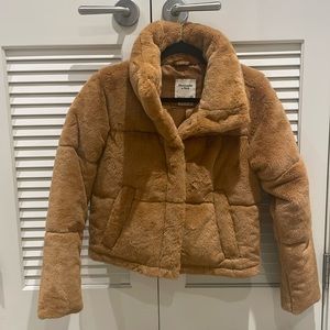 Abercrombie fur mini puffer in Caramel color - size XXS - worn ONCE!